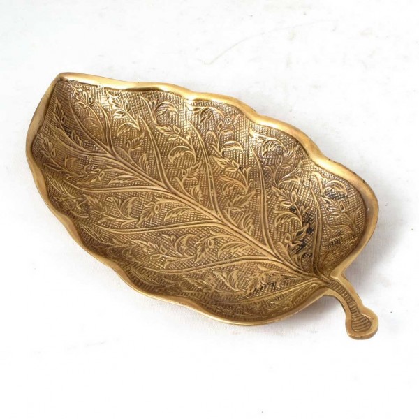  InsFashion top quality made it old leaf shaped handmade brass dish for jewelry display dish and gift sets