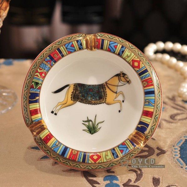 Porcelain ashtray ivory porcelain god horses design outline in gold round shape small ashtray ashtray for home housewarming gift