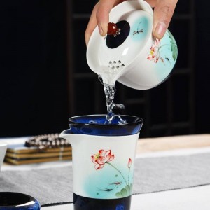 220/250ml Style Teapot Hand Painted Lotus Pattern Ceramic Porcelain Tea Kettle Coffee Milk Handle Pot Vintage Drinkware