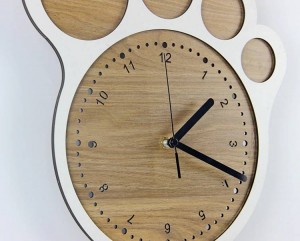 33*30cm Simple art creative clock Feet clocks wall clock living room bedroom silent clocks Wall decoration