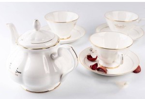 950ml Brief Ceramic Bone Household Handgrip Coffee Milk Pot Gold Border Drinkware Large Capacity Black Tea Kettles Gifts