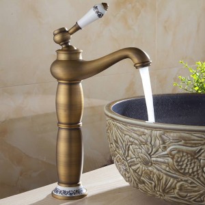 Basin Faucet Brass Chrome Silver Bathroom Sink Faucet Single Handle Ceramics Bathbasin Deck Hot Cold Mixer Water Tap Crane 2020L