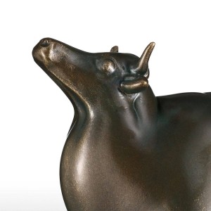 Bull Sculpture Fiberglass Sculpture Home Decoration Exaggerative Model statue chien statue modern decoration industrielle