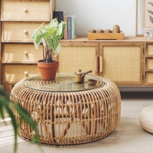 Cottage Innovative 34" Round Woven Rattan Accent Coffee Table & Cocktail Table in Oak
