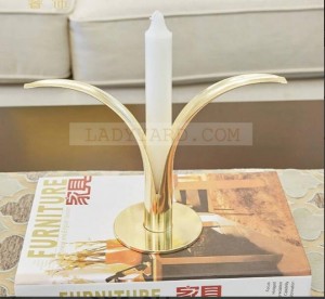 Simple light luxury alloy candle holder decoration American creative metal candlestick home model decoration decoration
