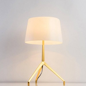Design de mode nouvelle brève décoration moderne lampe de table table lumière chambre lumière simple maison décoratif lampe de table
