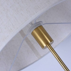 Lámpara de pie de cobre clásica Escritorio de oficina moderno Dormitorio Dirección ajustable Lámpara de pie Iluminación blanca simple para el hogar