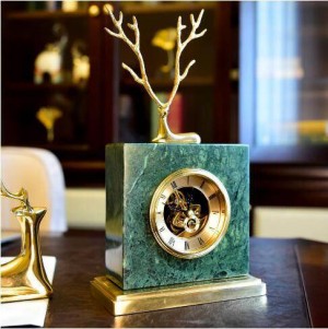 Europäische Kupfer Hirsch Marmor Uhr amerikanischen Retro-Zuhause Wohnzimmer Studie Büro TV Schrank Dekoration Dekoration Geschenk