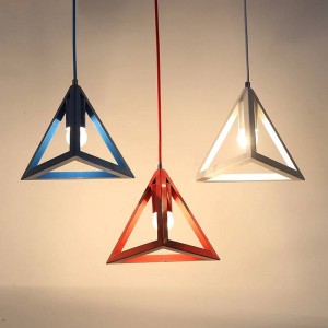 Ledペンダントライト現代のシンプルなマカロン色三角形アイアンアートペンダントランプホワイエ寝室キッズルーム照明器具